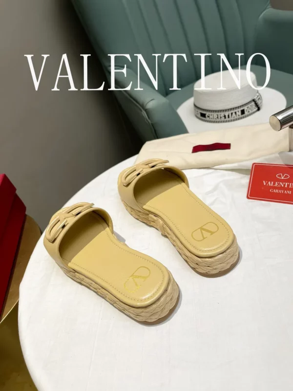 Valentino shoes - Replica shoes