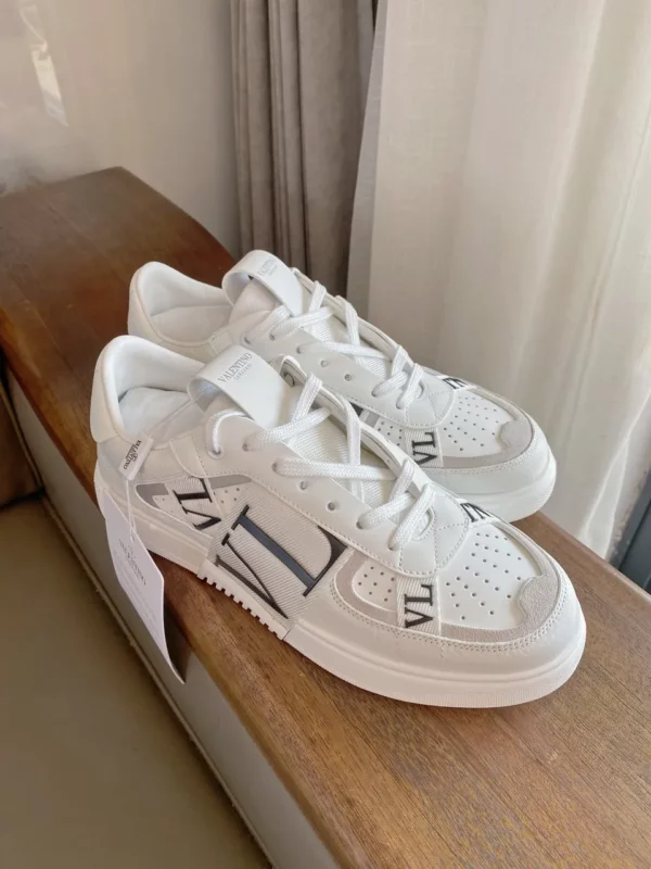 Valentino shoes - Replica shoes