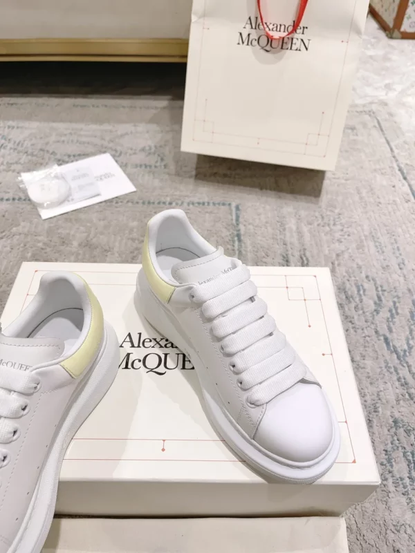 Alexander MCQueen shoes - Replica shoes