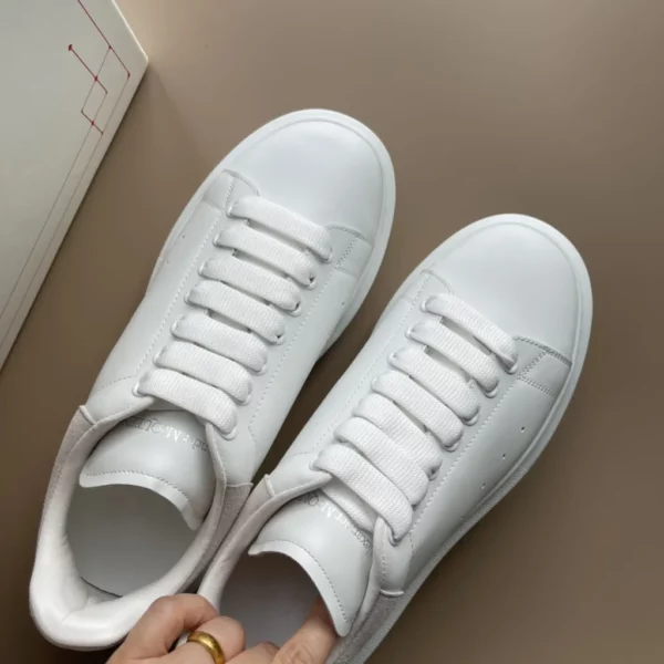 Alexander MCQueen shoes - Replica shoes