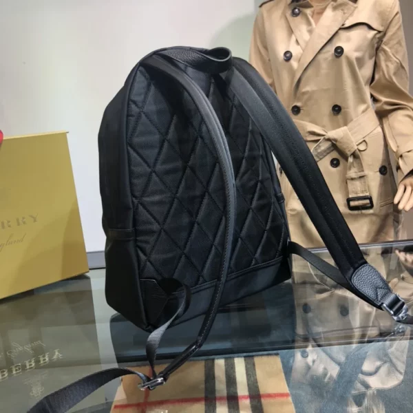 Burberry bag - rep bags