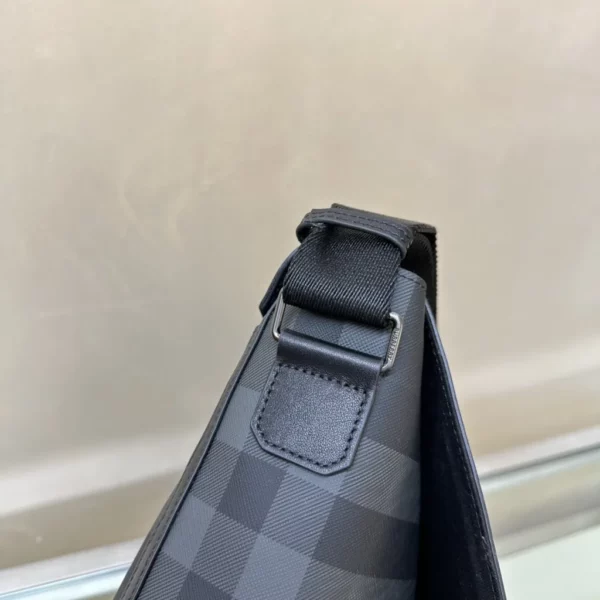 Burberry bag - rep bags