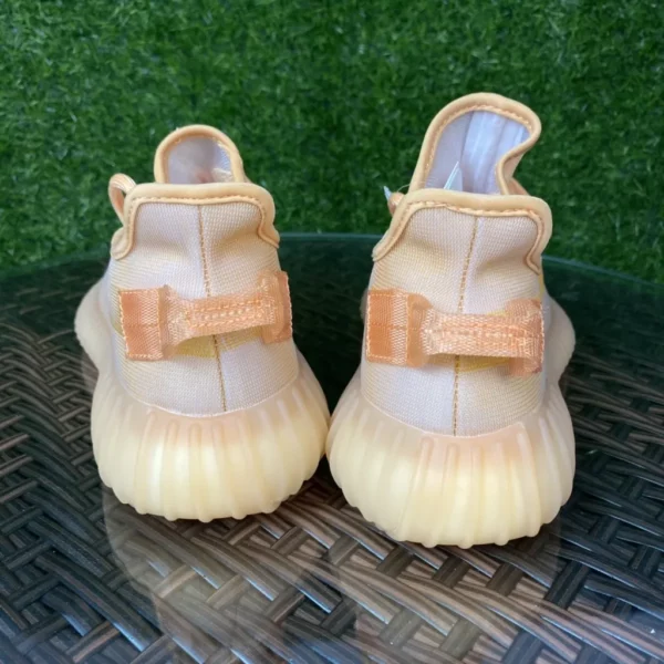 Yeezy shoes - rep shoes