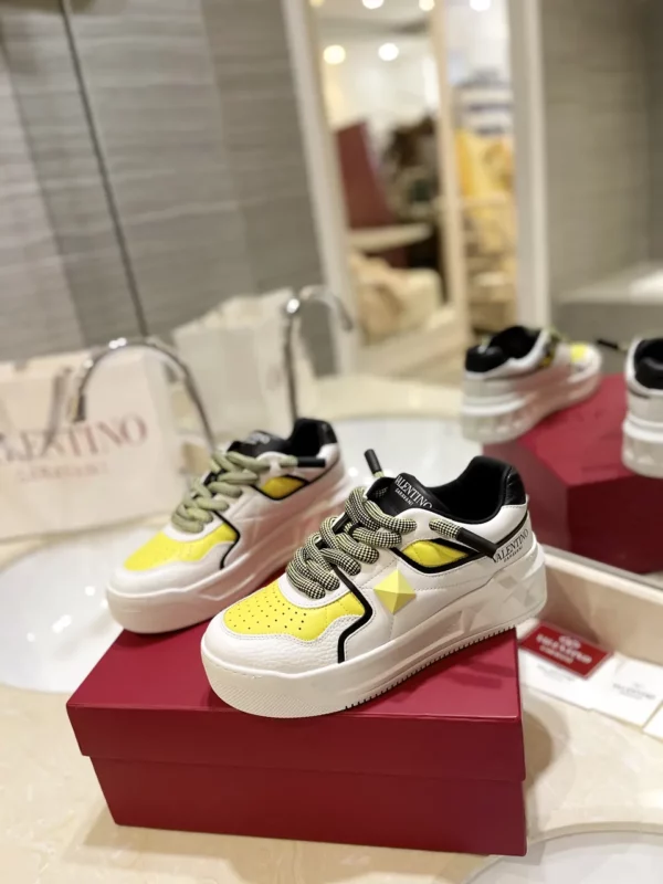 Valentino shoes - Replica shoes