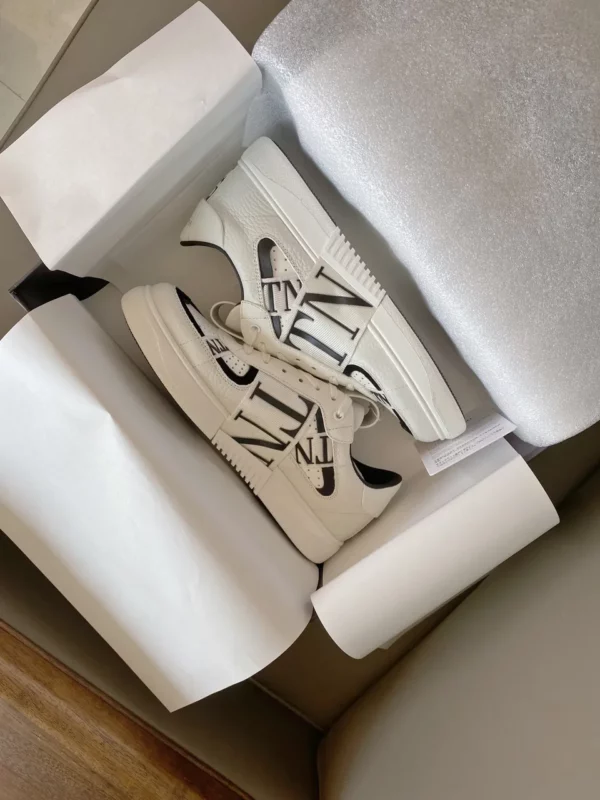 Valentino shoes - Reps shoes