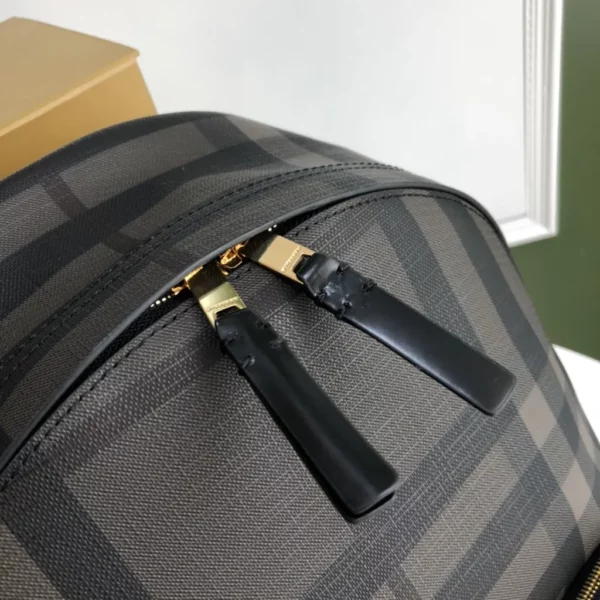 Burberry bag - rep bags