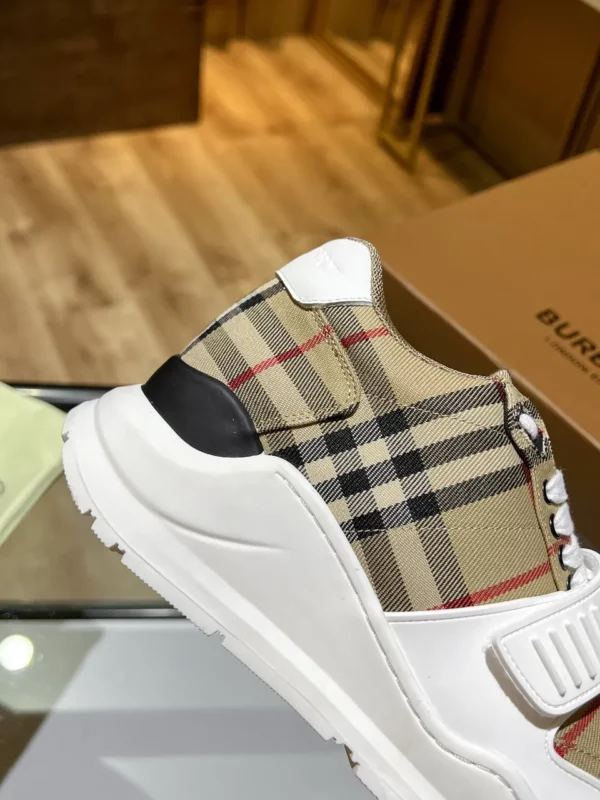 Burberry shoes - Replica shoes