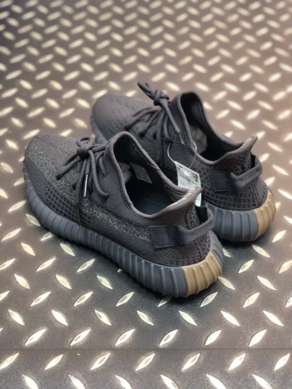 Yeezy shoes - Replica shoes