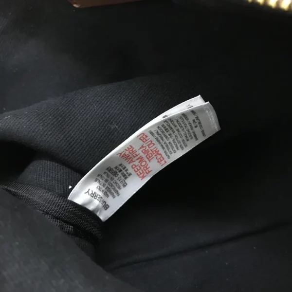 Burberry bag - rep bags