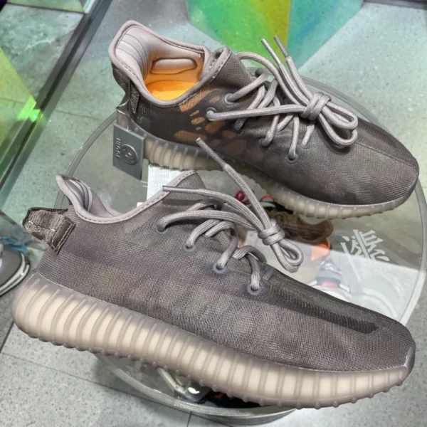 Yeezy shoes - Replica shoes