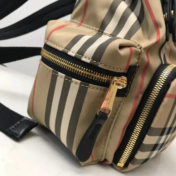 Burberry bag - rep bags