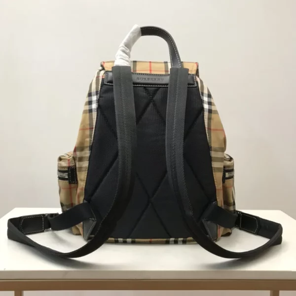 Burberry bag - rep bags