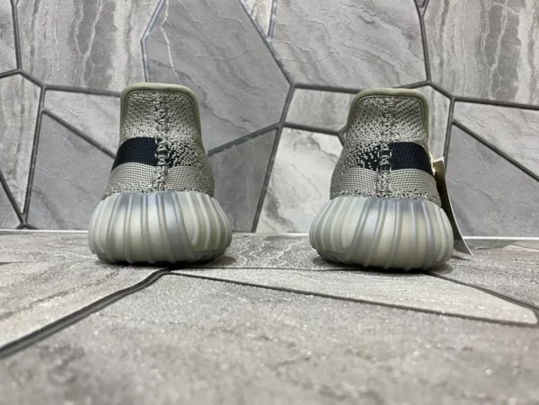 Yeezy shoes - Replica shoes