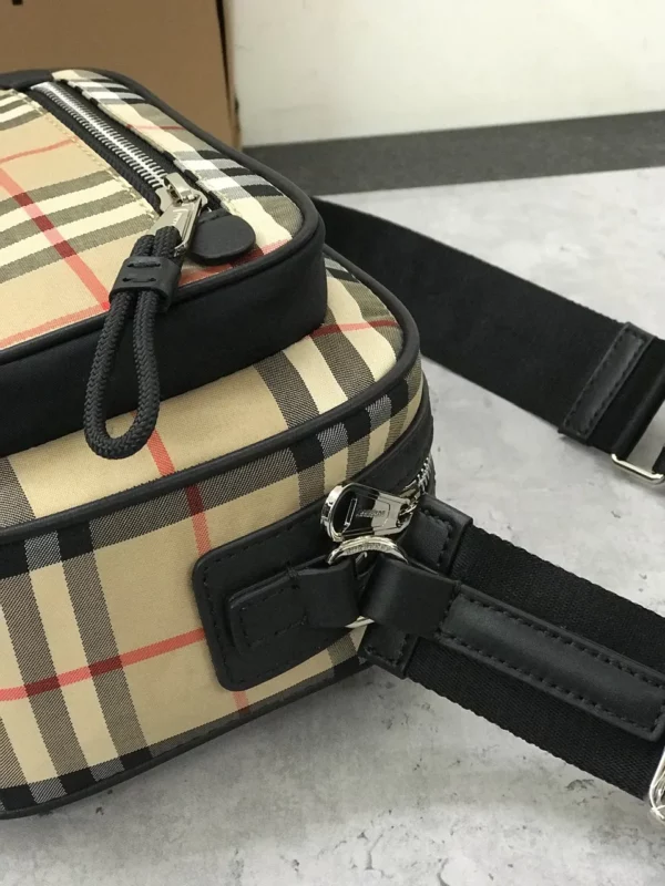 Burberry bag - rep bags