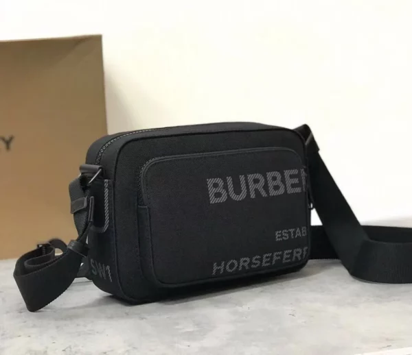 Burberry bag - rep bags