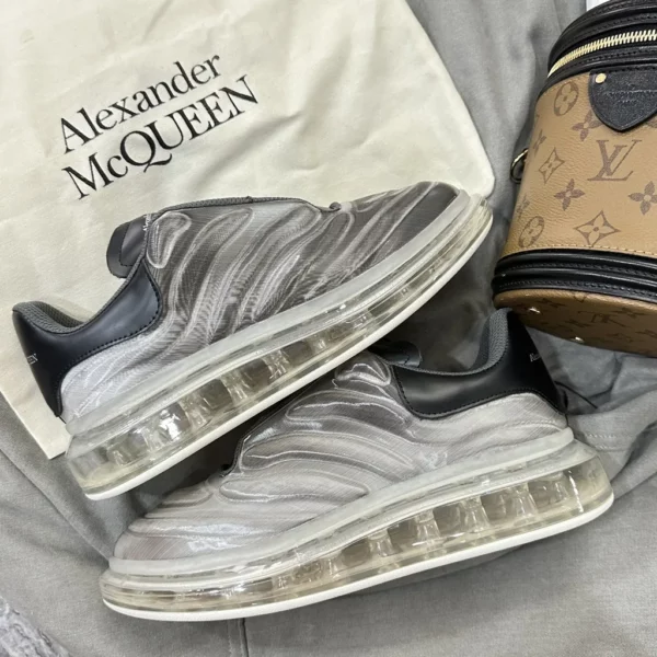 Alexander MCQueen shoes - Replica shoes