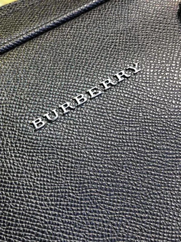 Burberry bag - rep bags