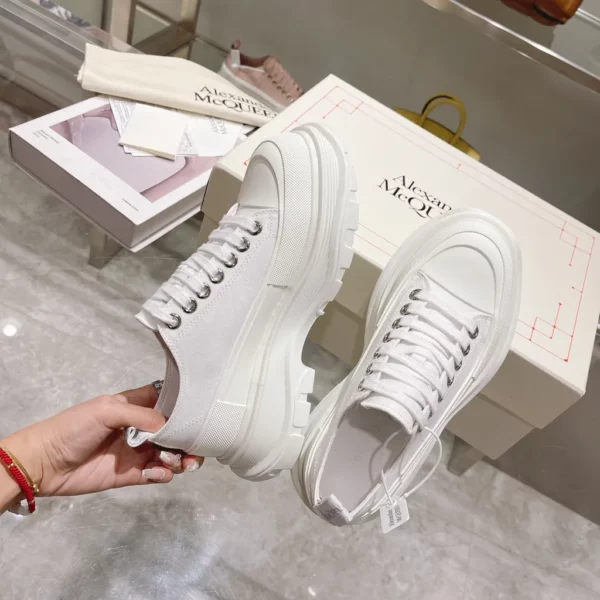 Alexander MCQueen shoes - rep shoes