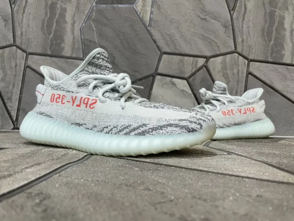 Yeezy shoes - Replica shoes