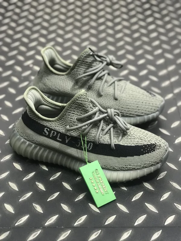 Yeezy shoes - Replica shoes