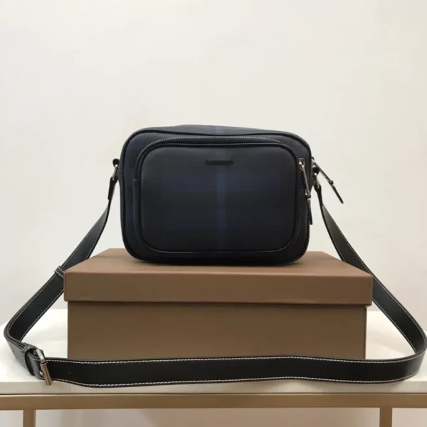 Burberry bag - rep bags