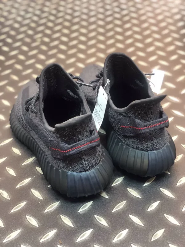 Yeezy shoes - Replica shoes