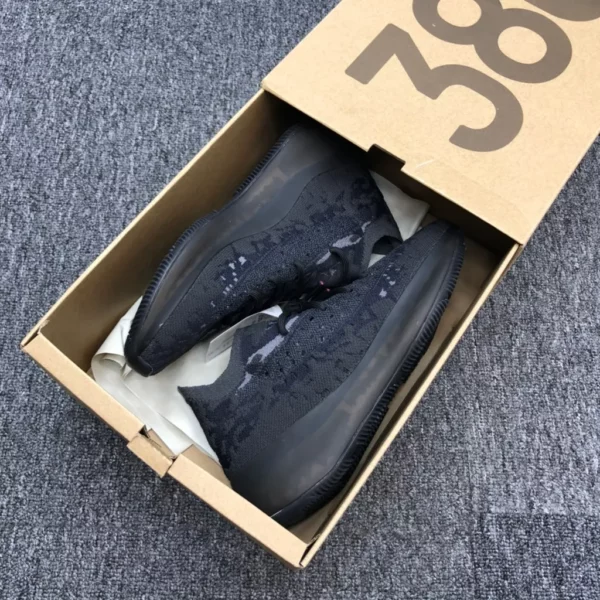 Yeezy shoes - rep shoes