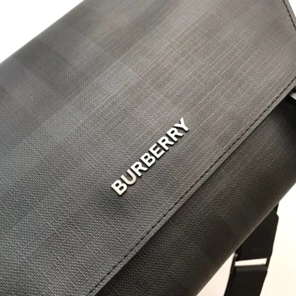 Burberry bag - rep bags