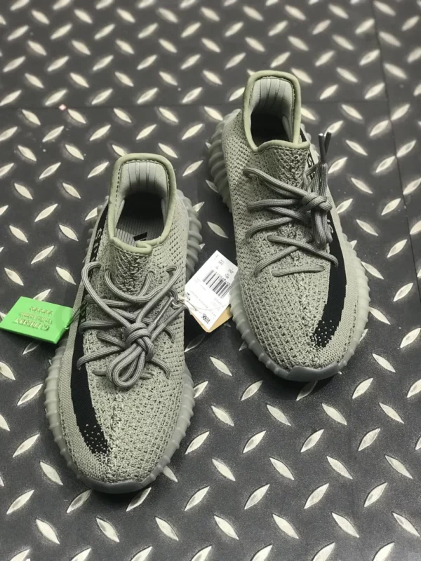 Yeezy shoes - Replica shoes