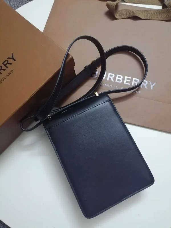 Burberry bag - rep bags