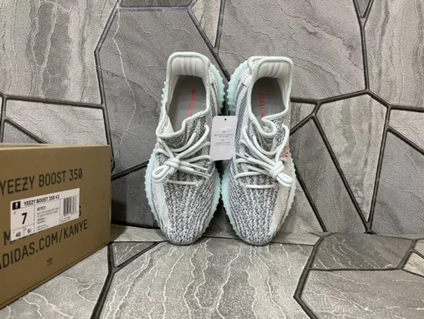 Yeezy shoes - Replica shoes