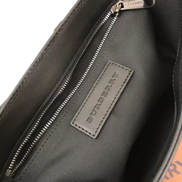 Burberry bag - rep bags