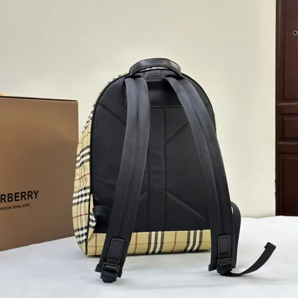 Burberry bag - rep bags