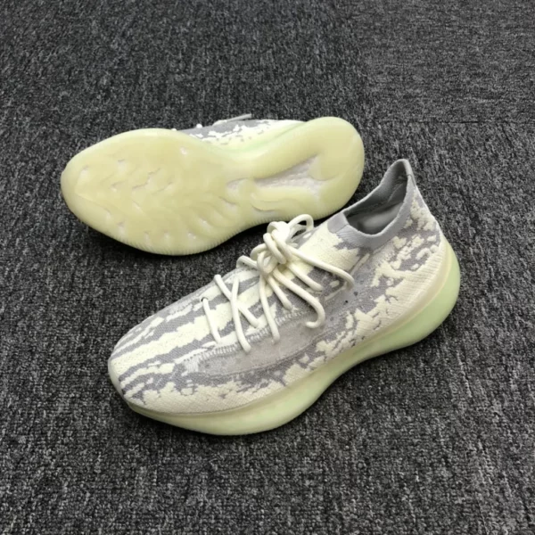 Yeezy shoes - rep shoes