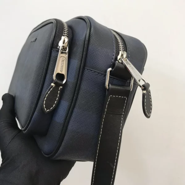 Burberry bag - rep bags