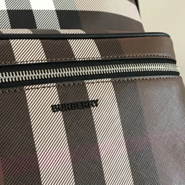 Burberry bag - rep bags