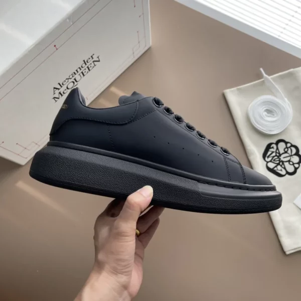 Alexander MCQueen shoes - rep shoes