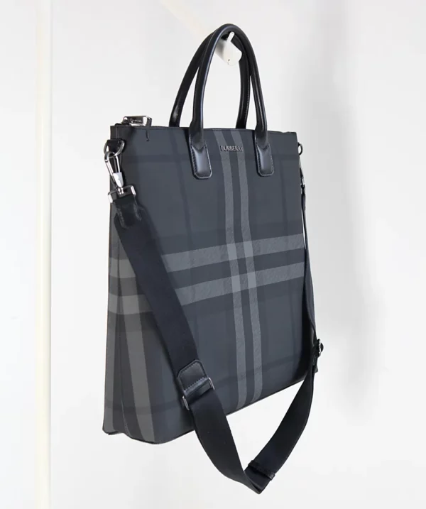 Burberry bag - rep bags