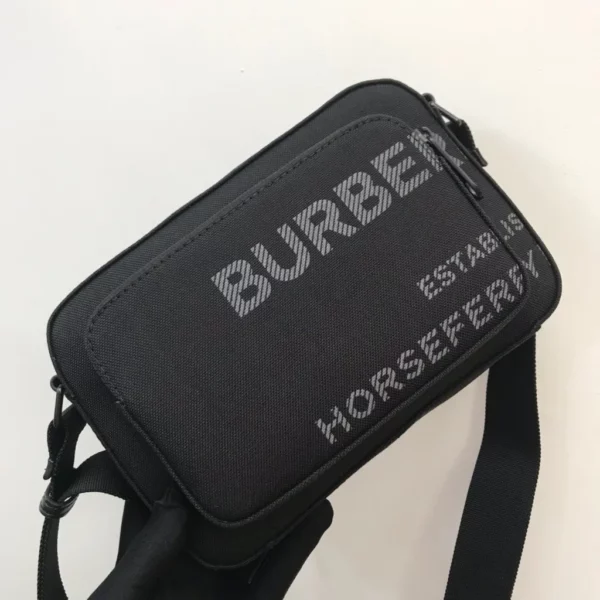 Burberry bag - rep bags