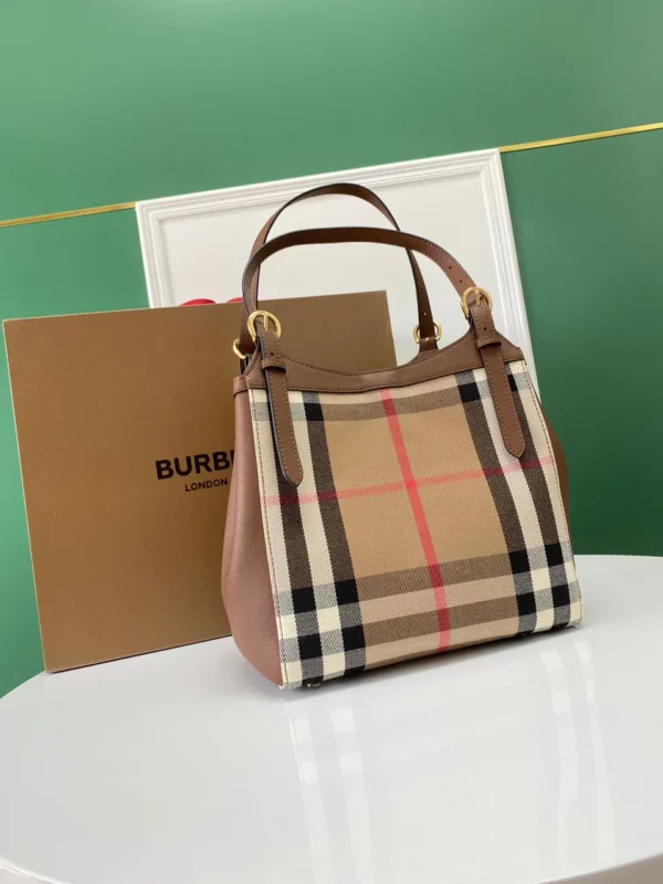 Burberry bag - rep bags