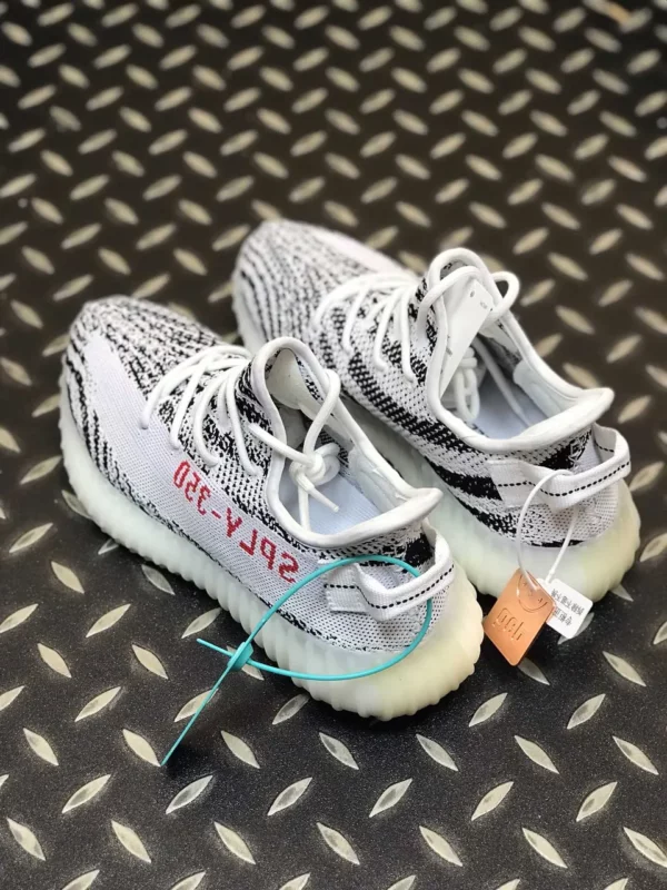 Yeezy shoes - rep shoes