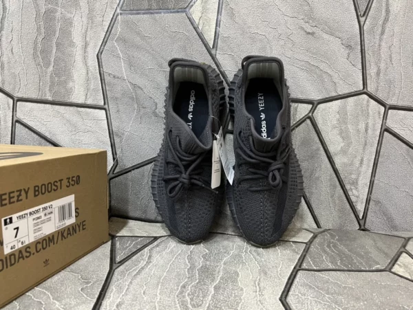 Yeezy shoes - Replica shoes