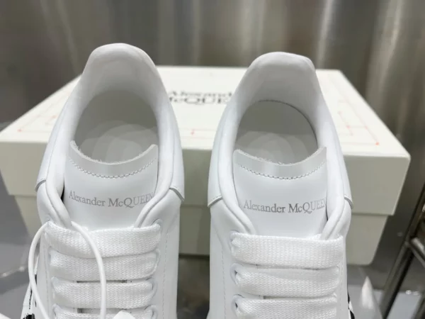 Alexander MCQueen shoes - Replica shoes