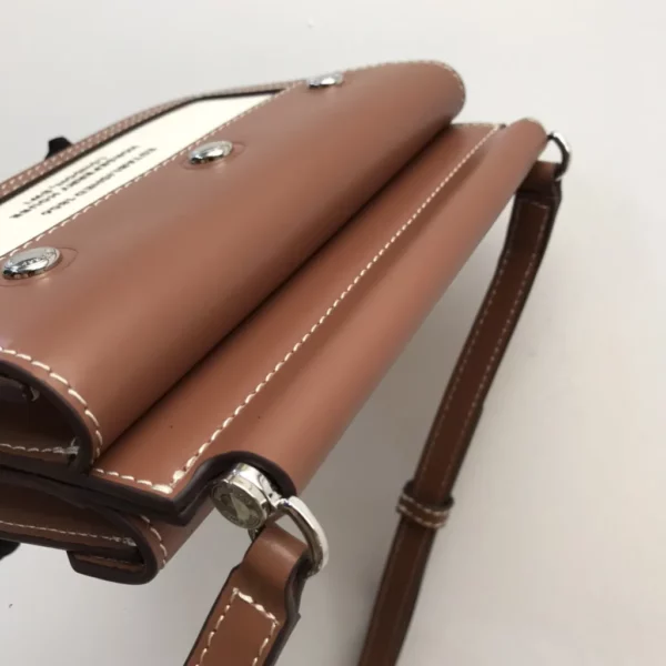 Burberry bag - rep bags