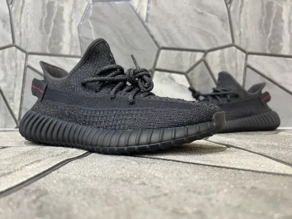 Yeezy shoes - Replica shoes