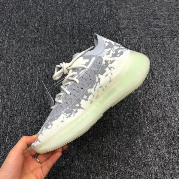 Yeezy shoes - rep shoes