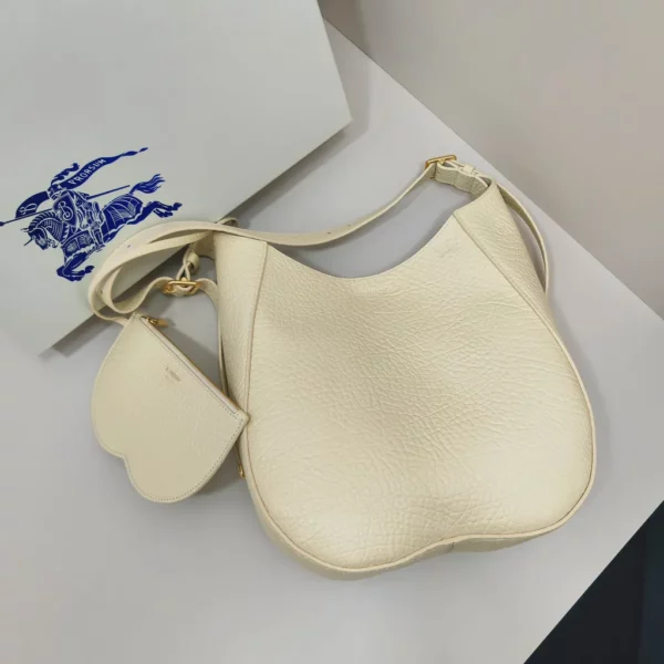 Burberry bag - rep bags