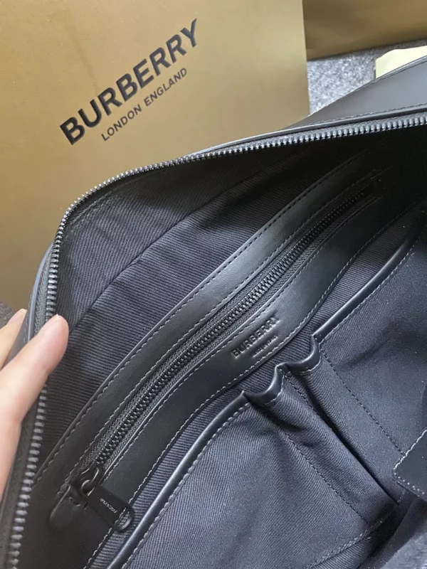 Burberry bag - rep bags