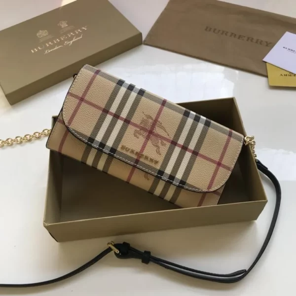 Burberry bag - rep bags