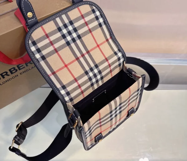 Burberry bag - rep bags